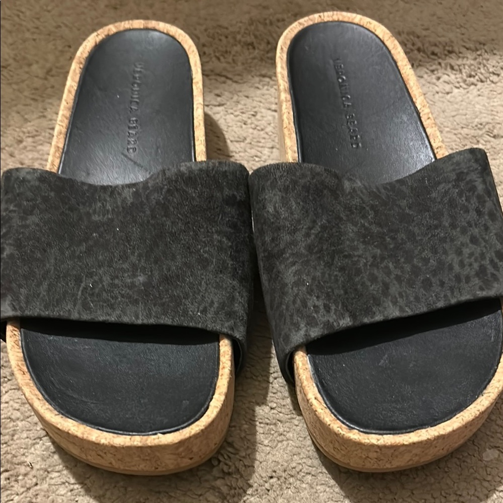 Woman’s 10 Black Veronica Beard Black Sandals Minimalist Platform
